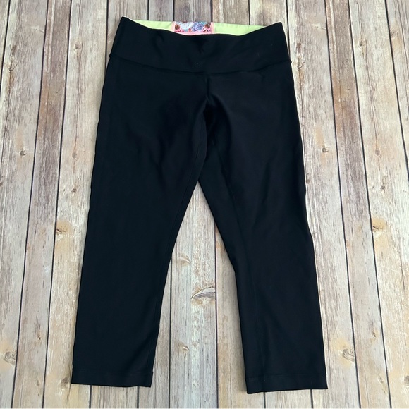 lululemon athletica Pants - Lululemon Wunder Under Cropped Leggings | Size 6